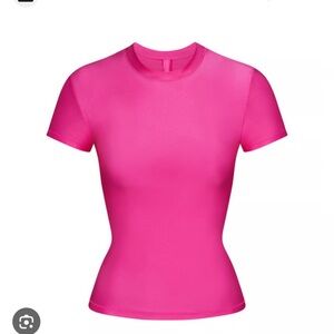 SKIMS Vibrant Pink Short Sleeve Tee